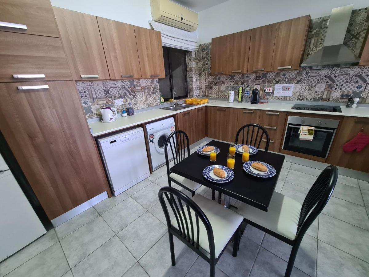 Spacious Seafront Apt Next To Sliema-Valeta Ferry Exterior photo